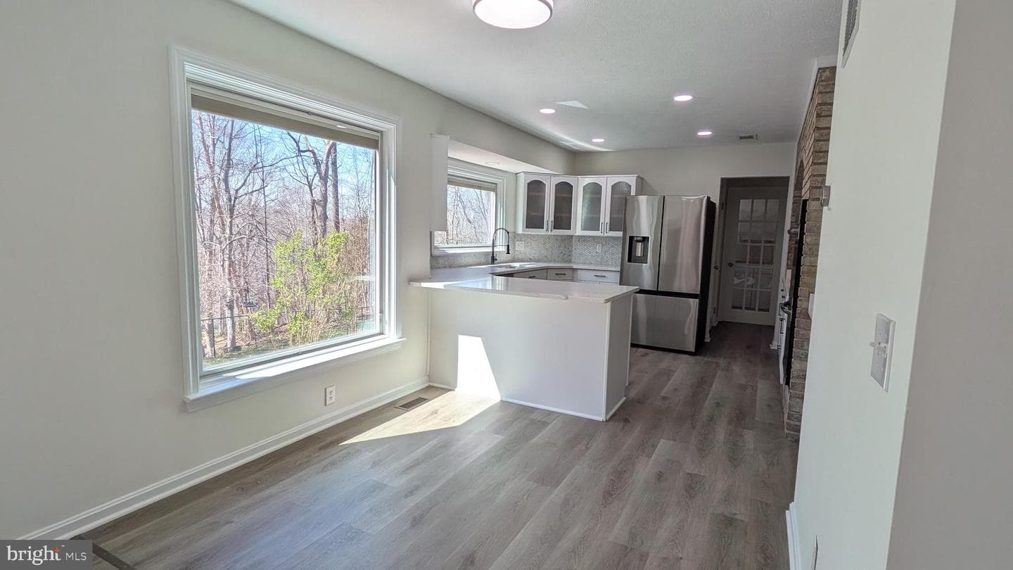 205 Admiral Cove photo 4