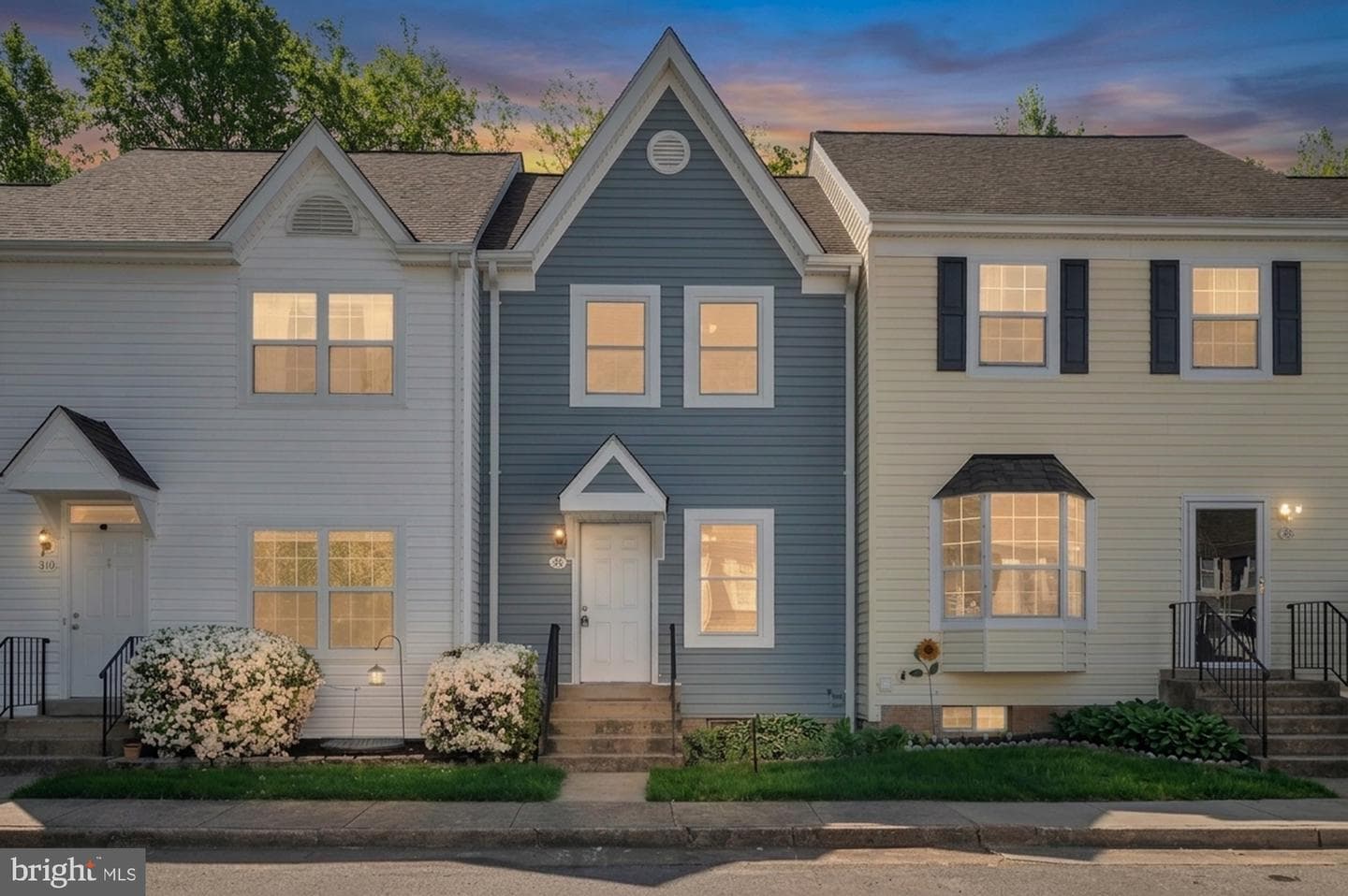 308 Surry #128