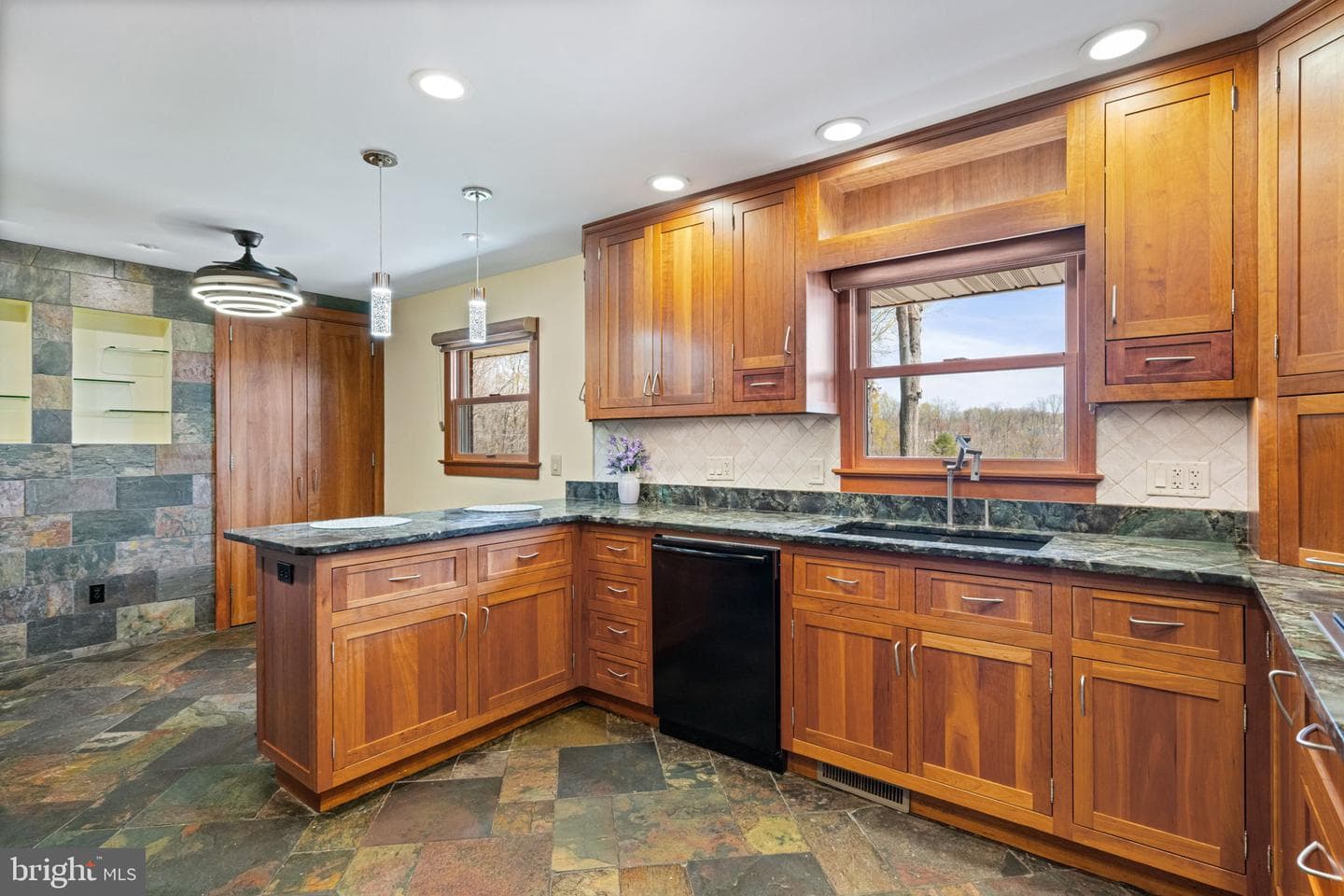 910 Carol Lane photo 15