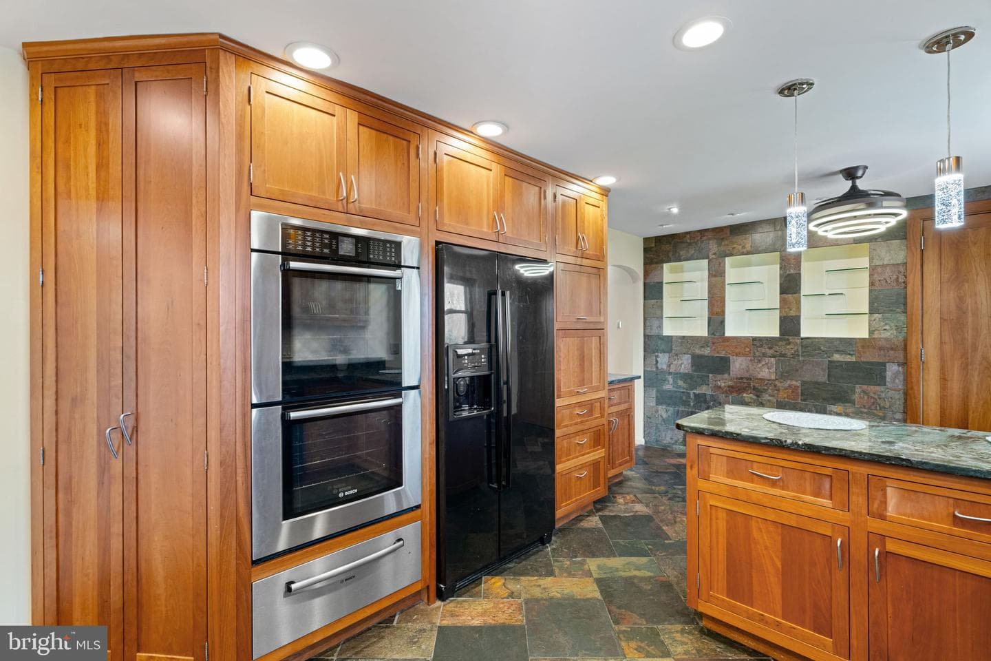 910 Carol Lane photo 17
