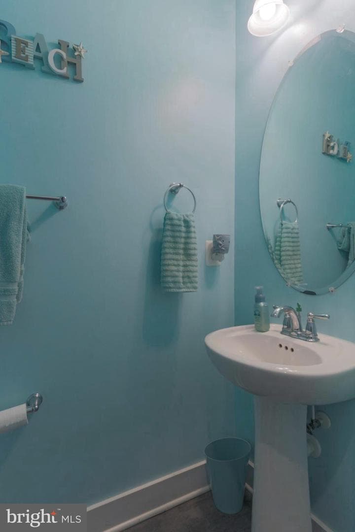 114 Bennington Way photo 22