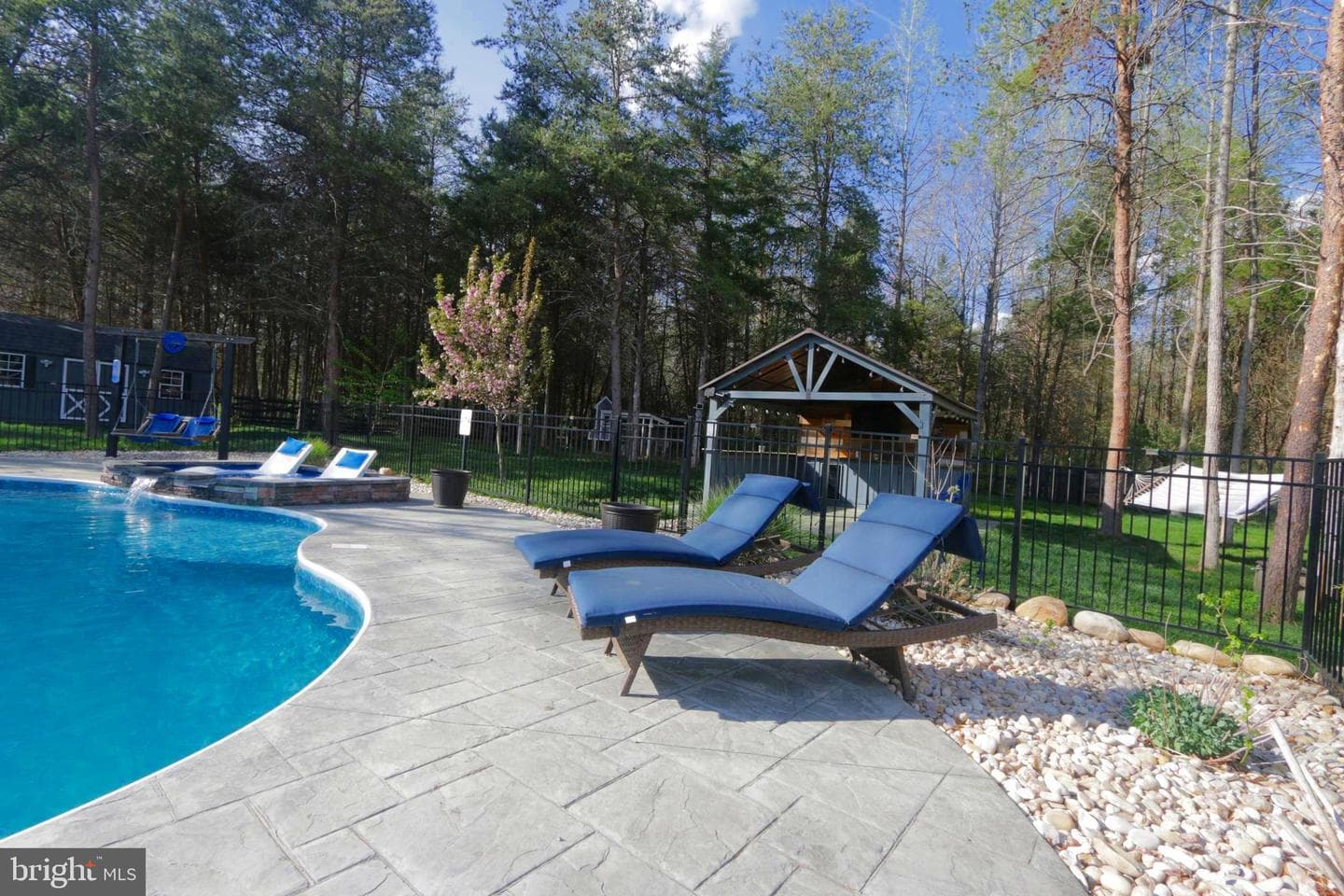 114 Bennington Way photo 73