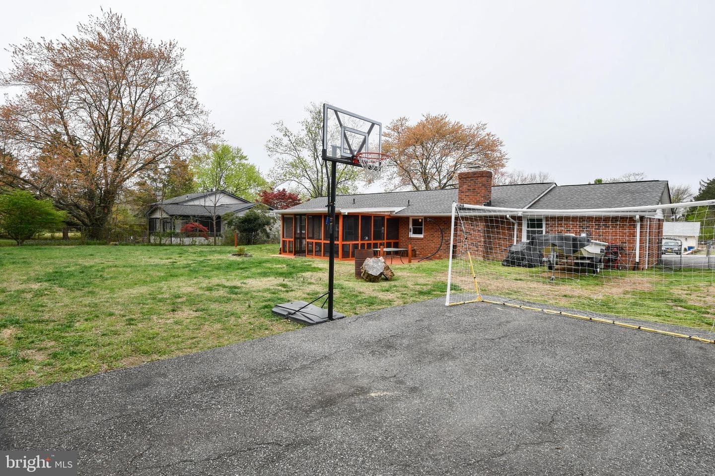 716 Edwards Drive photo 10