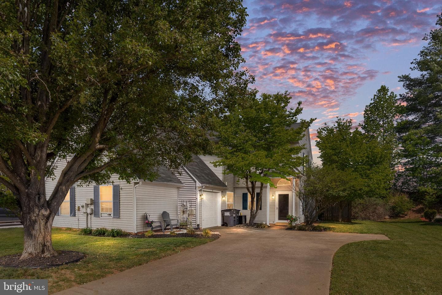 6 Regency Drive photo 2