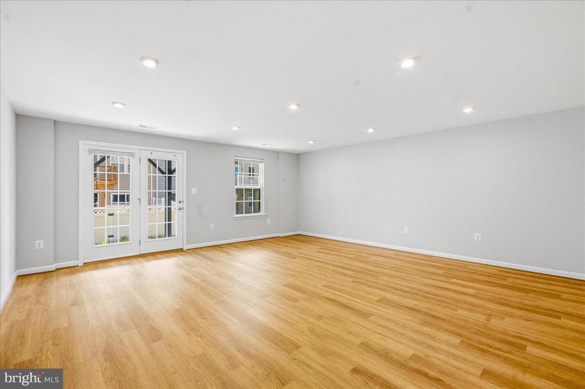 311 Landing Drive photo 28