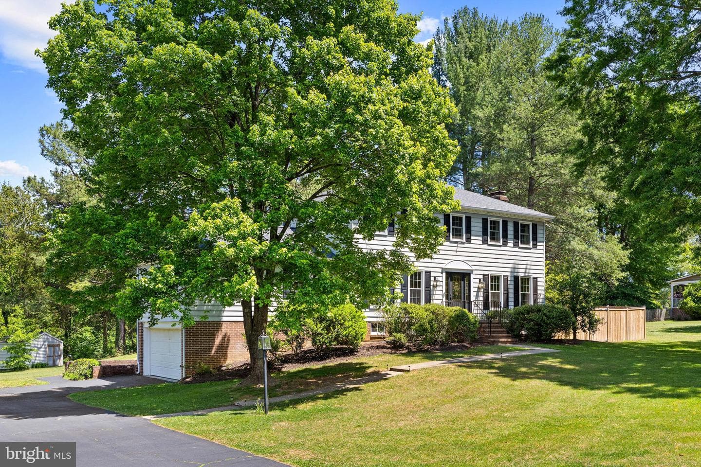 309 Ingleside Drive photo 4