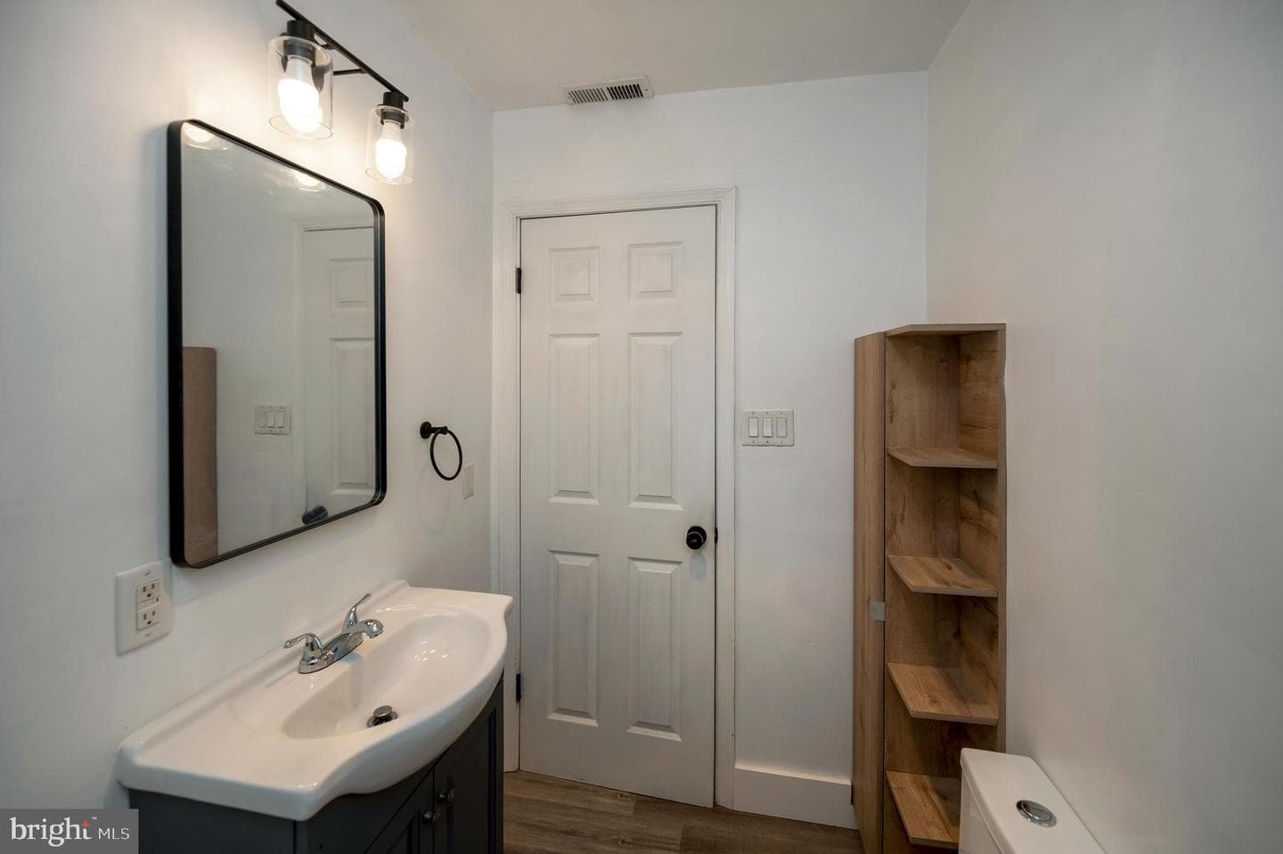 141 Onville Road photo 3
