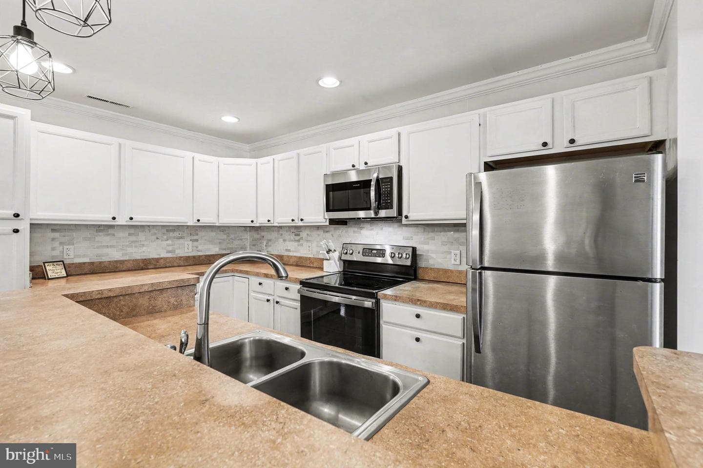 1717 Meadow Drive photo 9