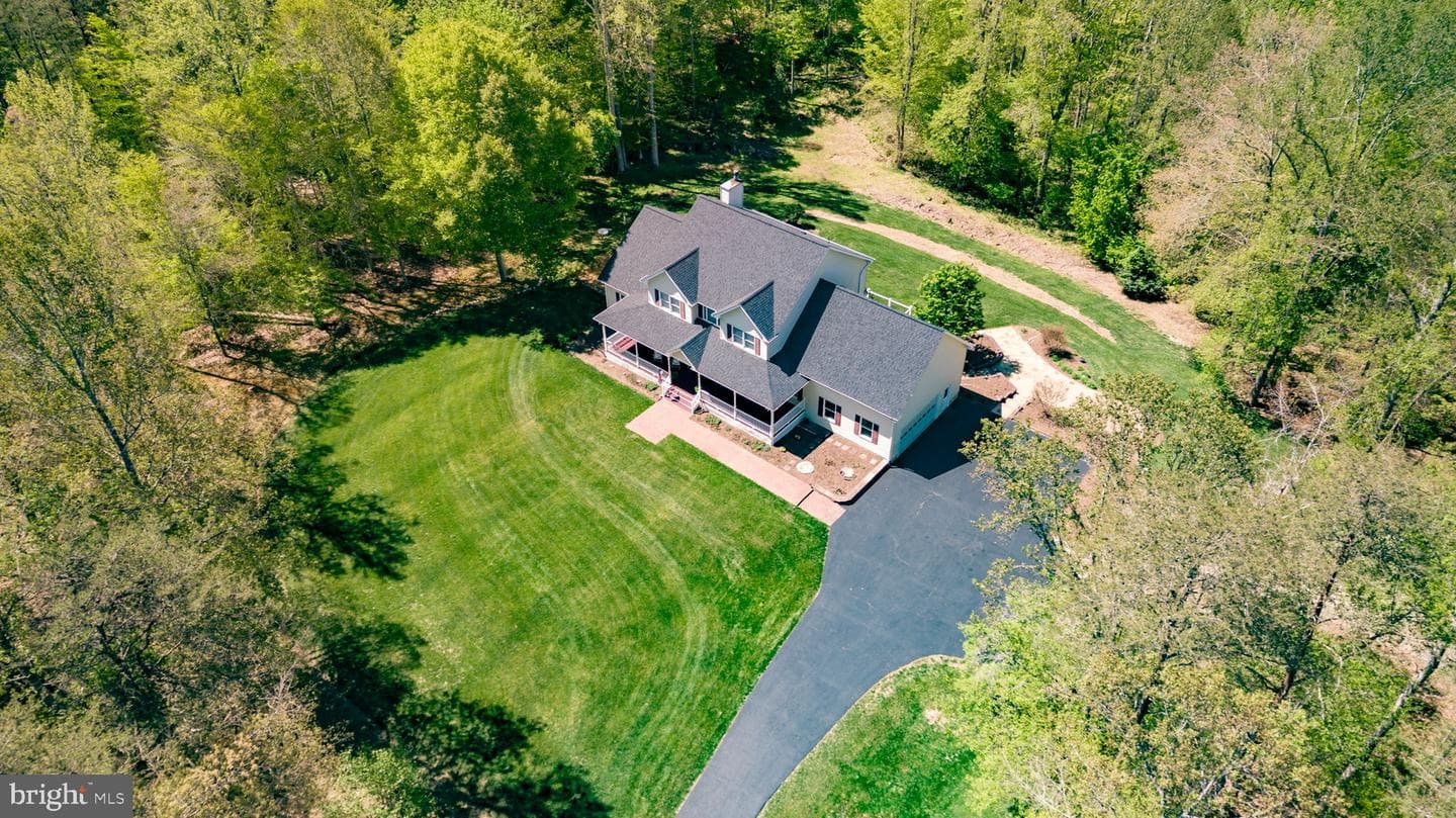 839 Queen Anne Drive photo 2