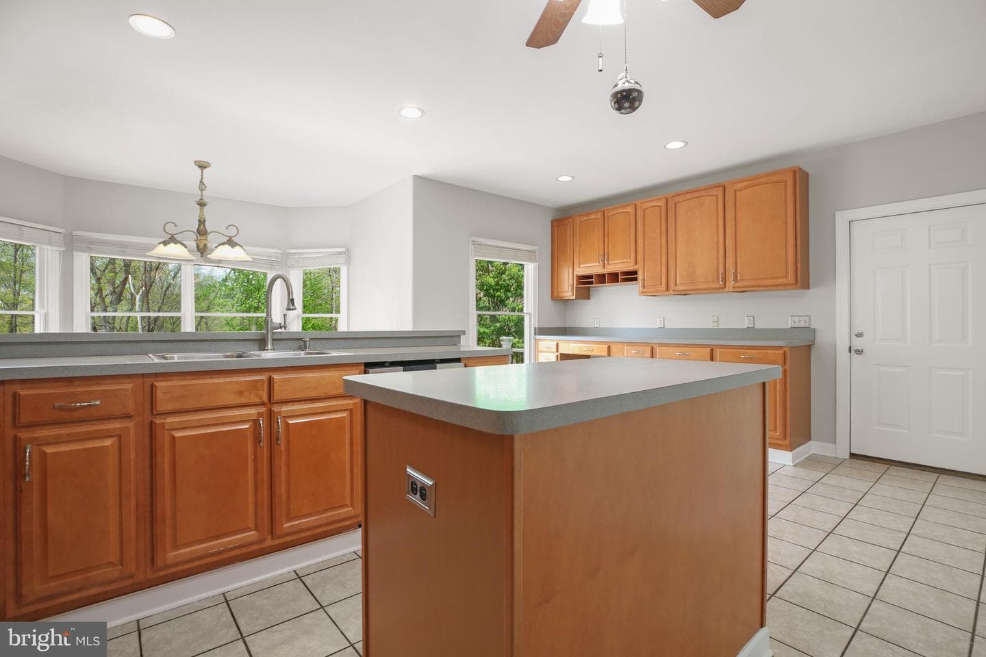 839 Queen Anne Drive photo 31