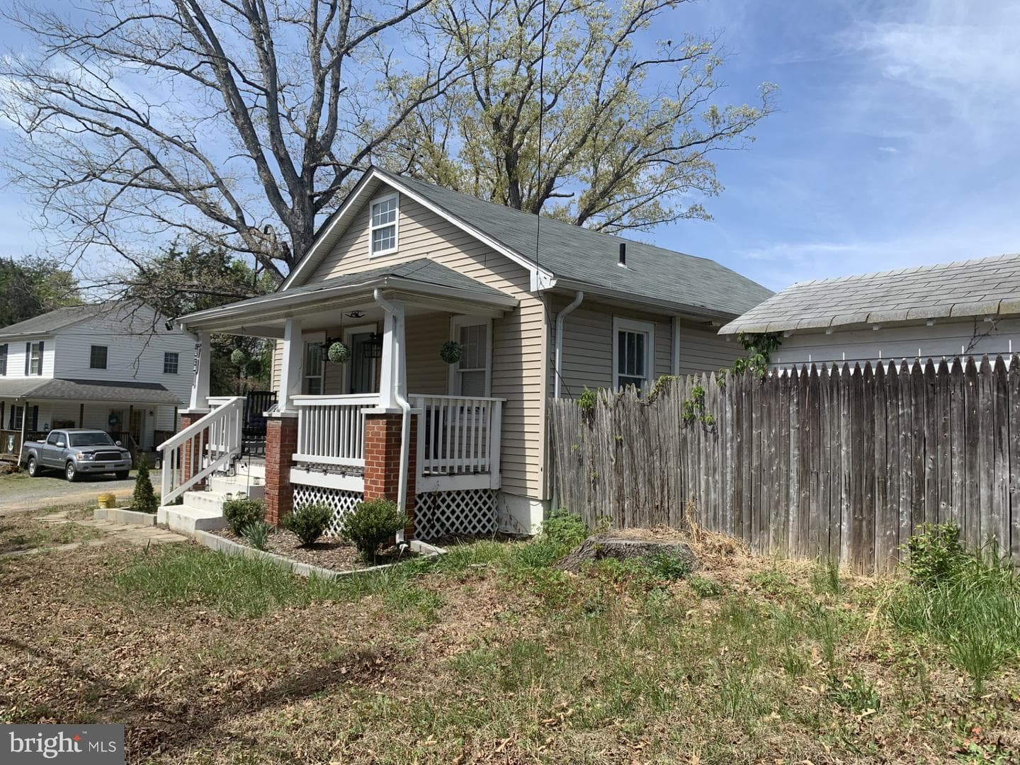 591 White Oak Road photo 3