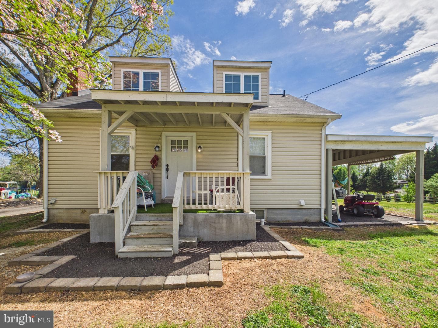 181 Sanford Drive photo 3