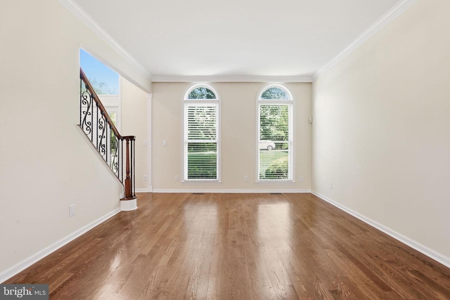 56 Monument Drive photo 12