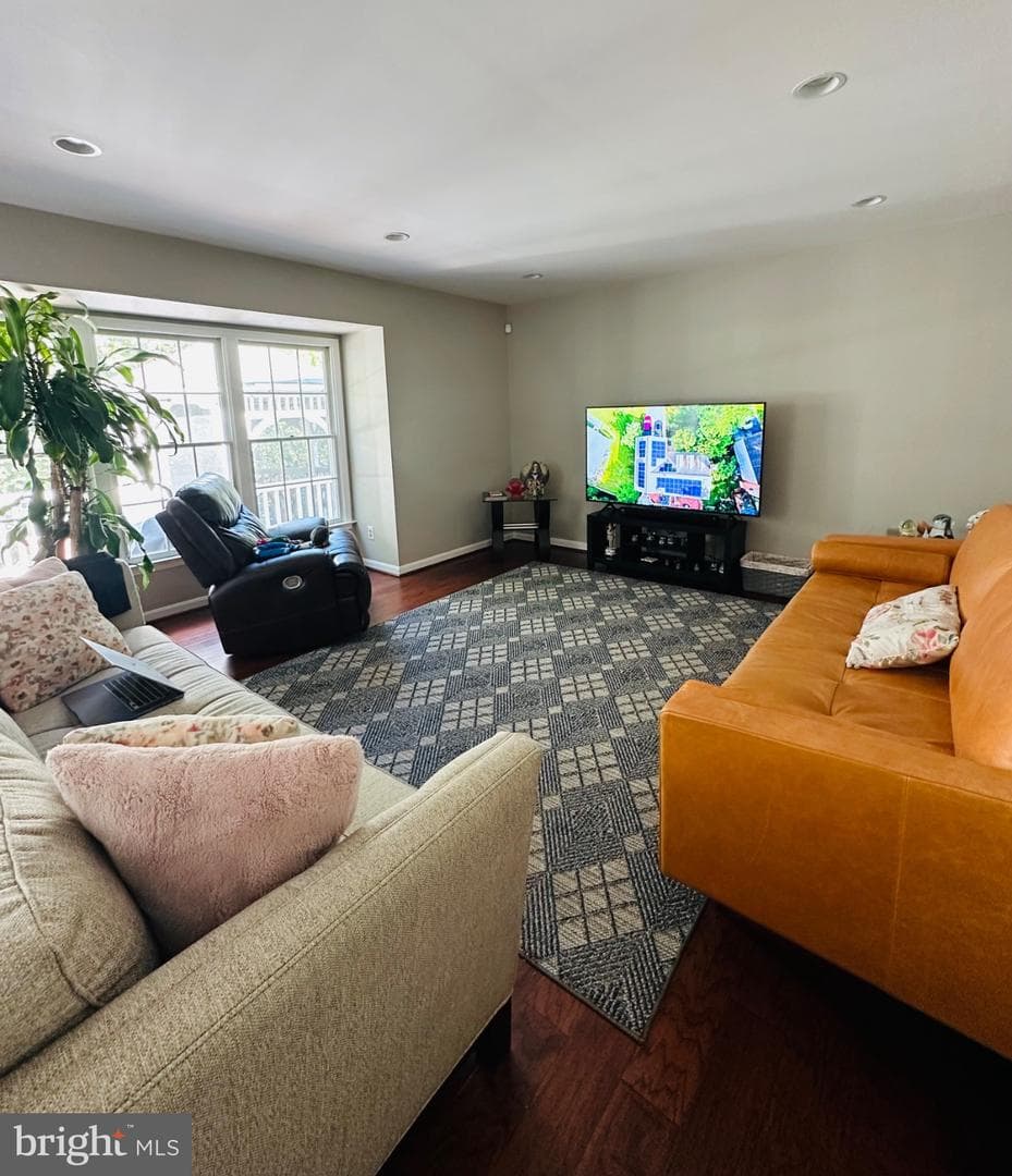 30 Bridgeport Circle photo 17