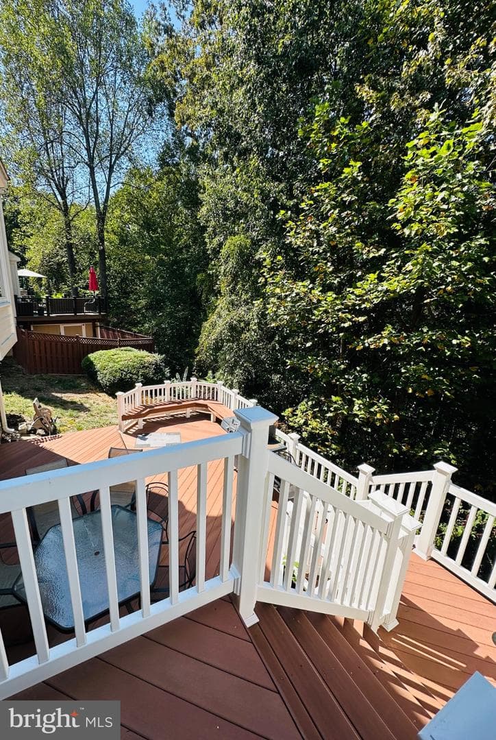 30 Bridgeport Circle photo 42