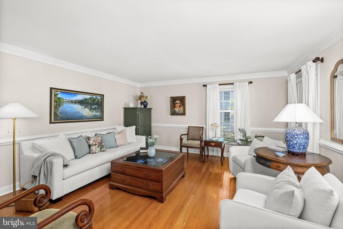 10 N Pointe Drive photo 4