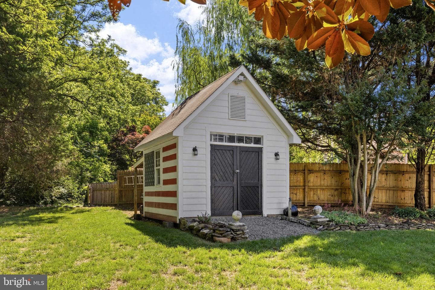 10 N Pointe Drive photo 54