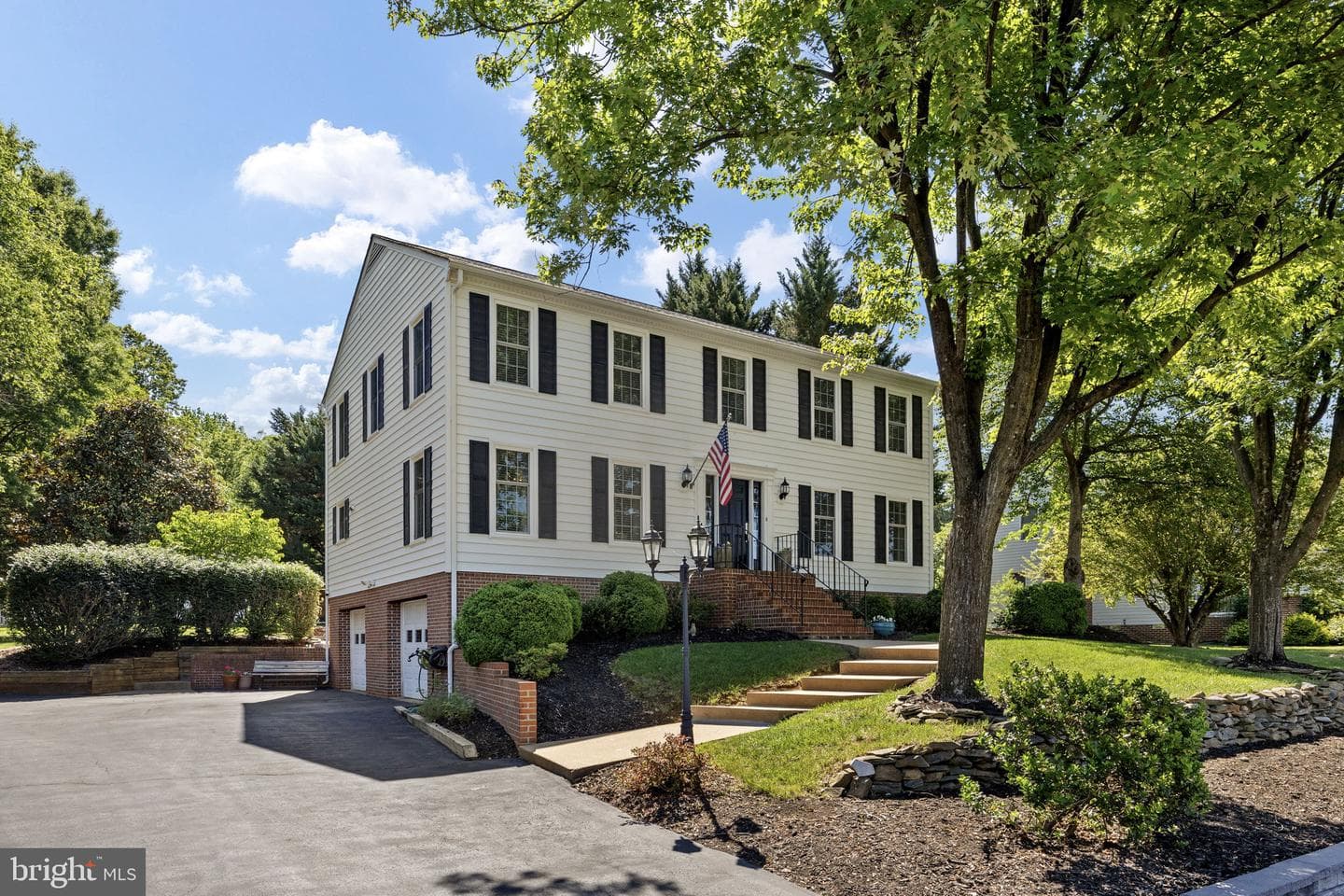 10 N Pointe Drive photo 59