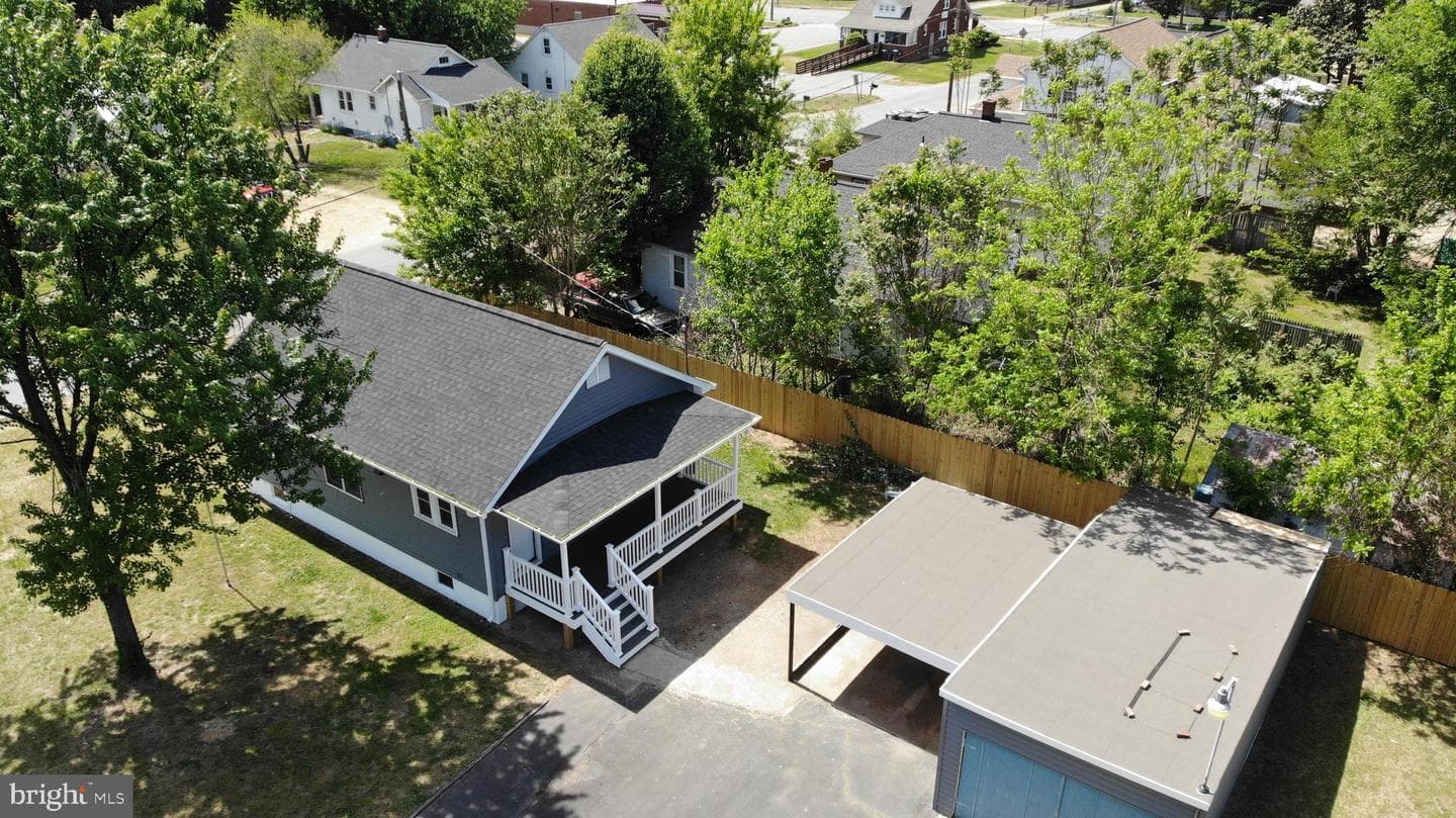 109 E Chatham Street photo 5