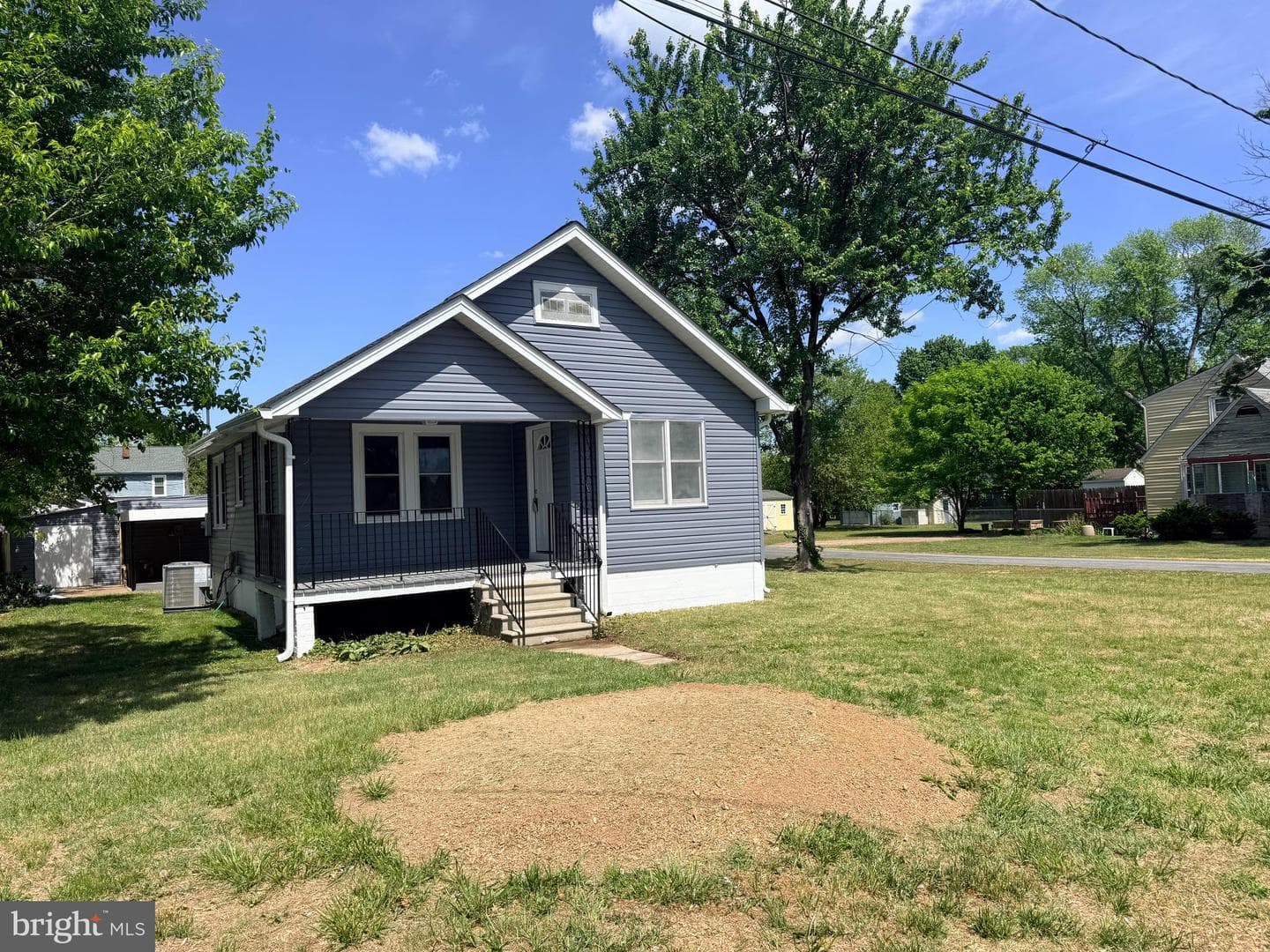 109 E Chatham Street photo 8