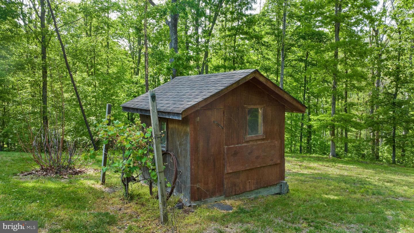136 Holly Berry Road photo 57