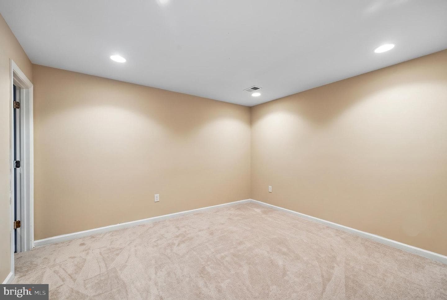 117 Holmes Street photo 24