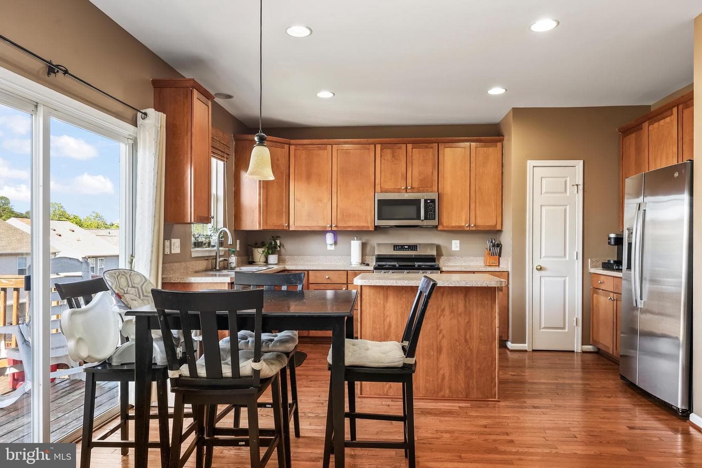 117 Holmes Street photo 4