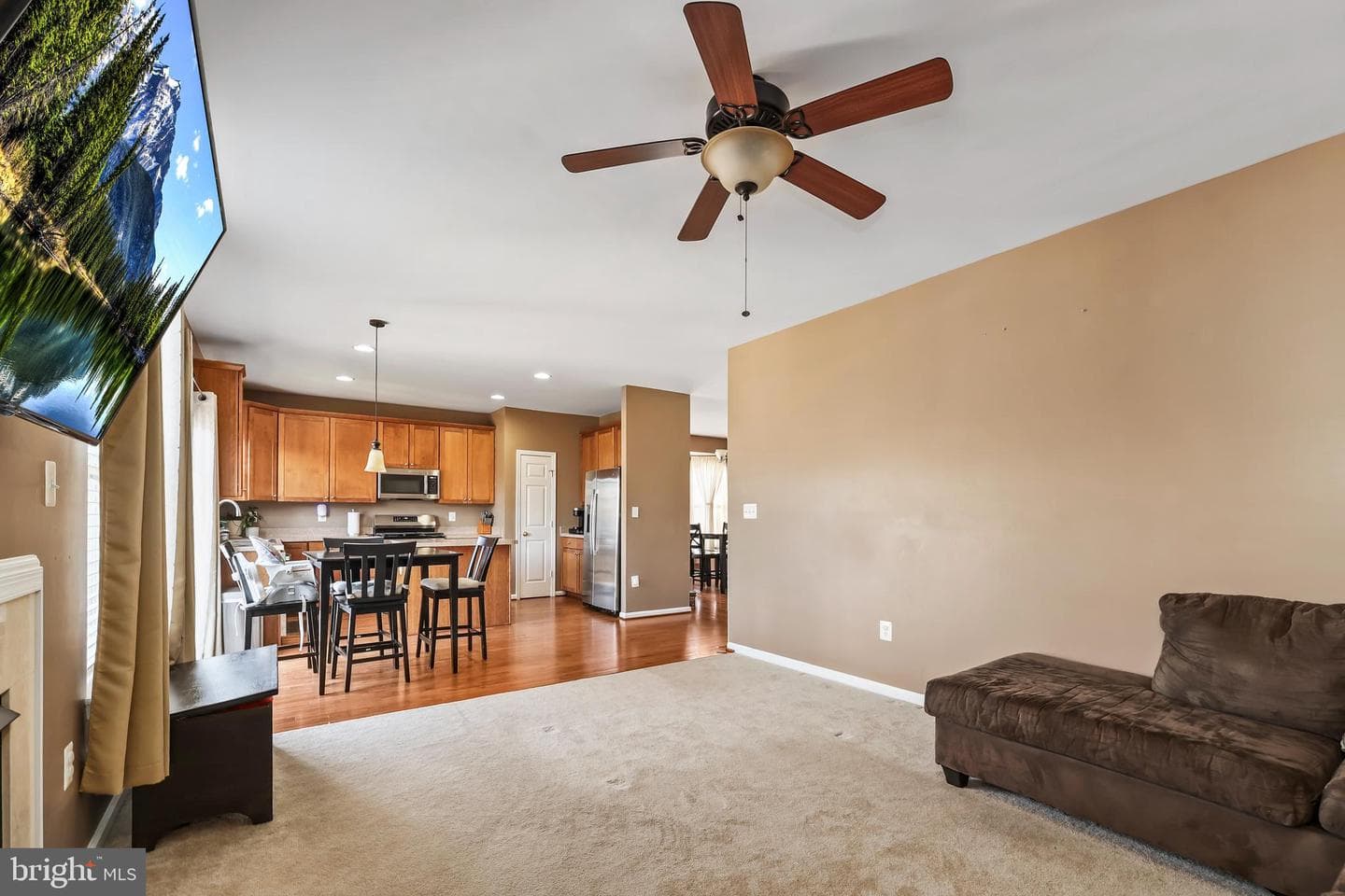 117 Holmes Street photo 5