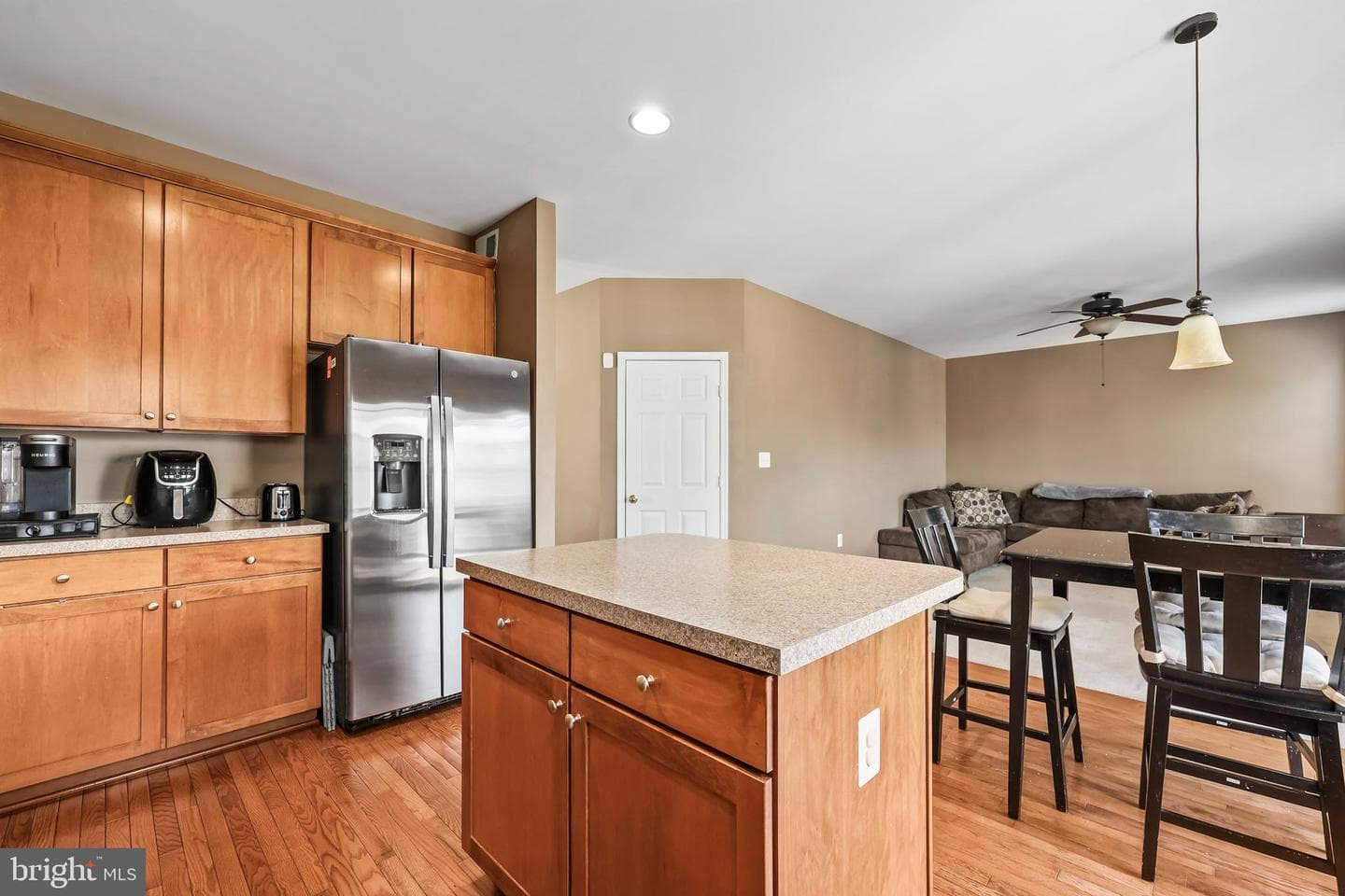 117 Holmes Street photo 7