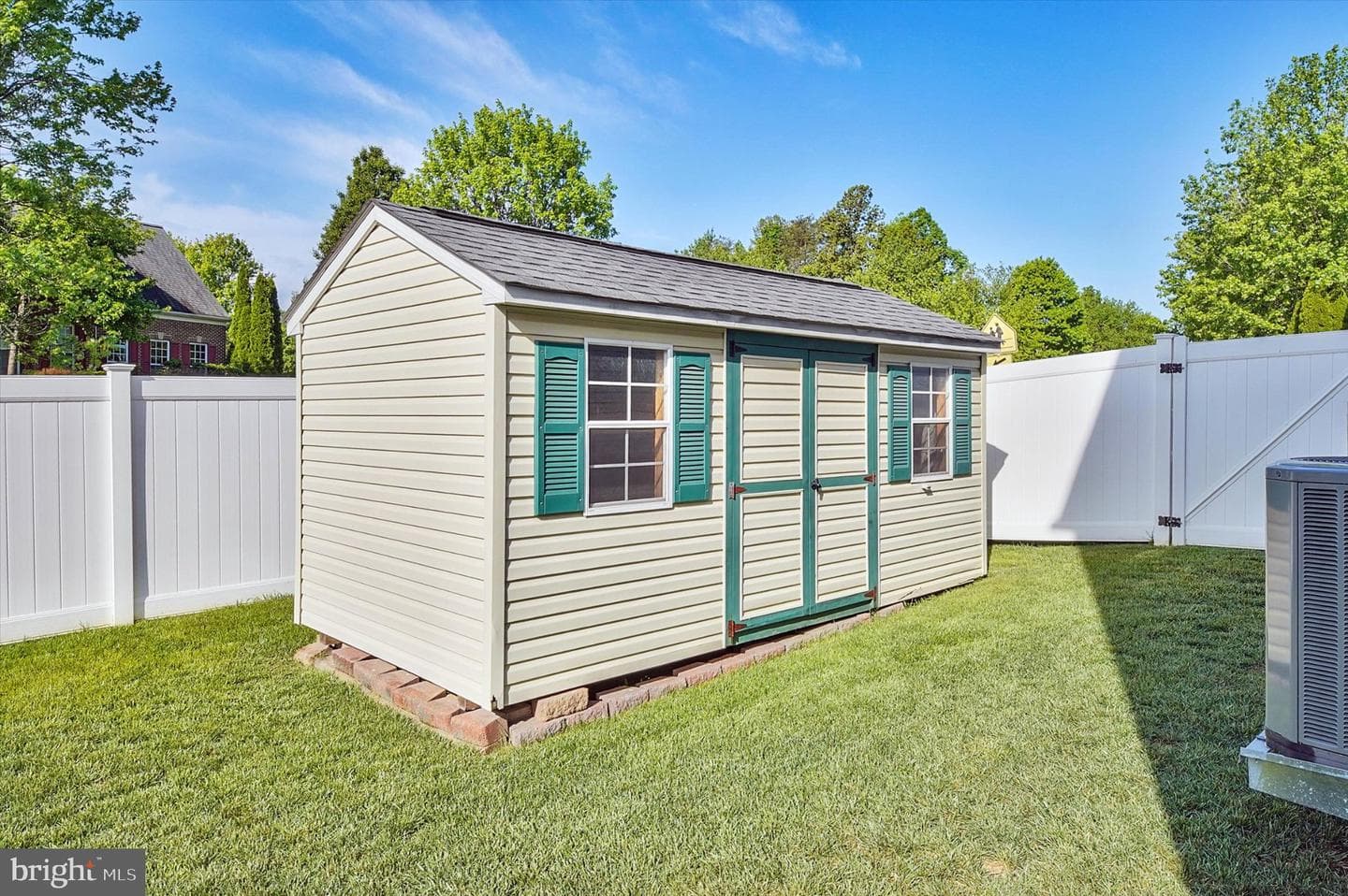 17 Kinross Drive photo 12