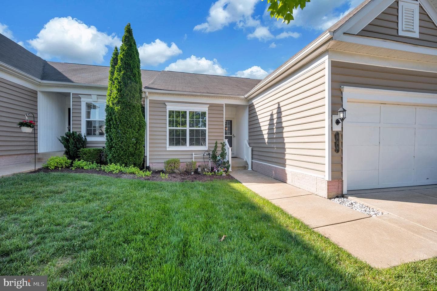 144 Castle Hill Drive photo 2