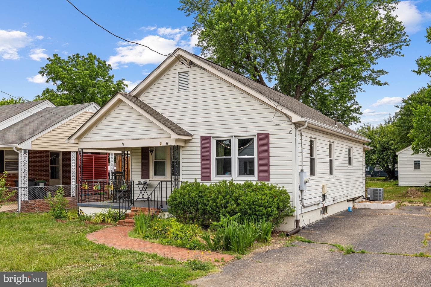 205 E Chatham Street photo 26