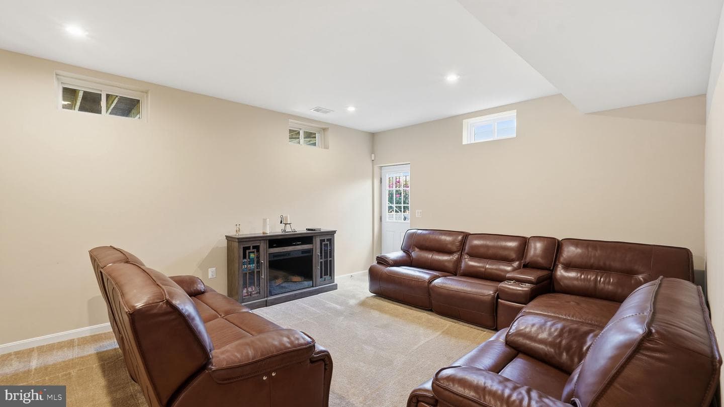 502 Pepperidge Drive photo 30