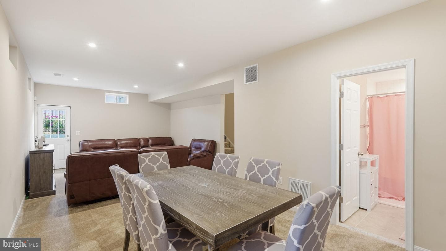 502 Pepperidge Drive photo 32