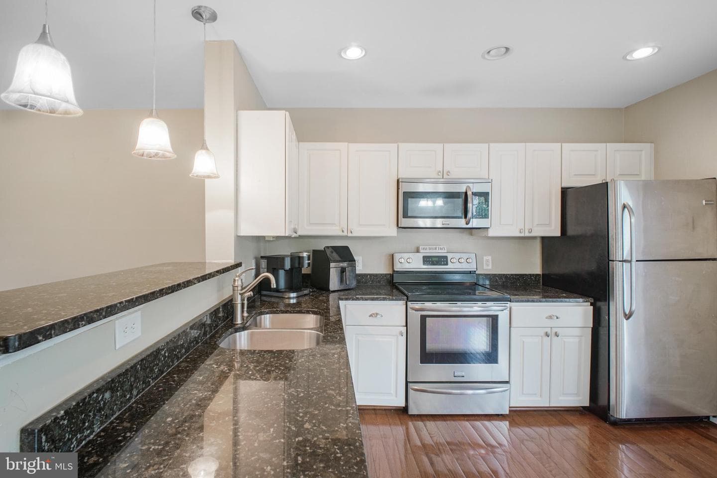 405 Donelson Loop photo 6