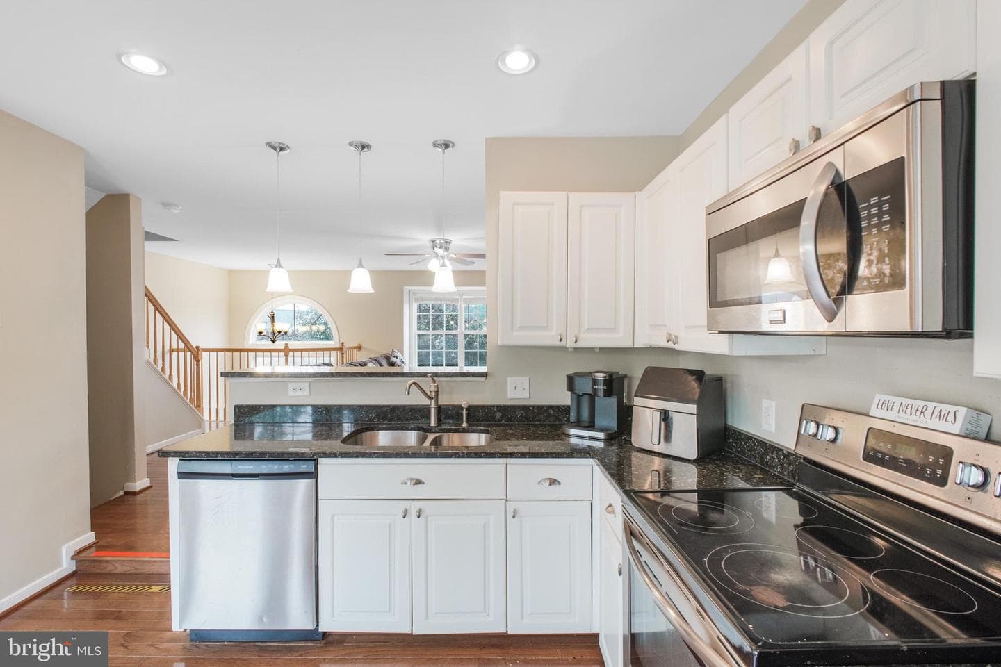 405 Donelson Loop photo 7