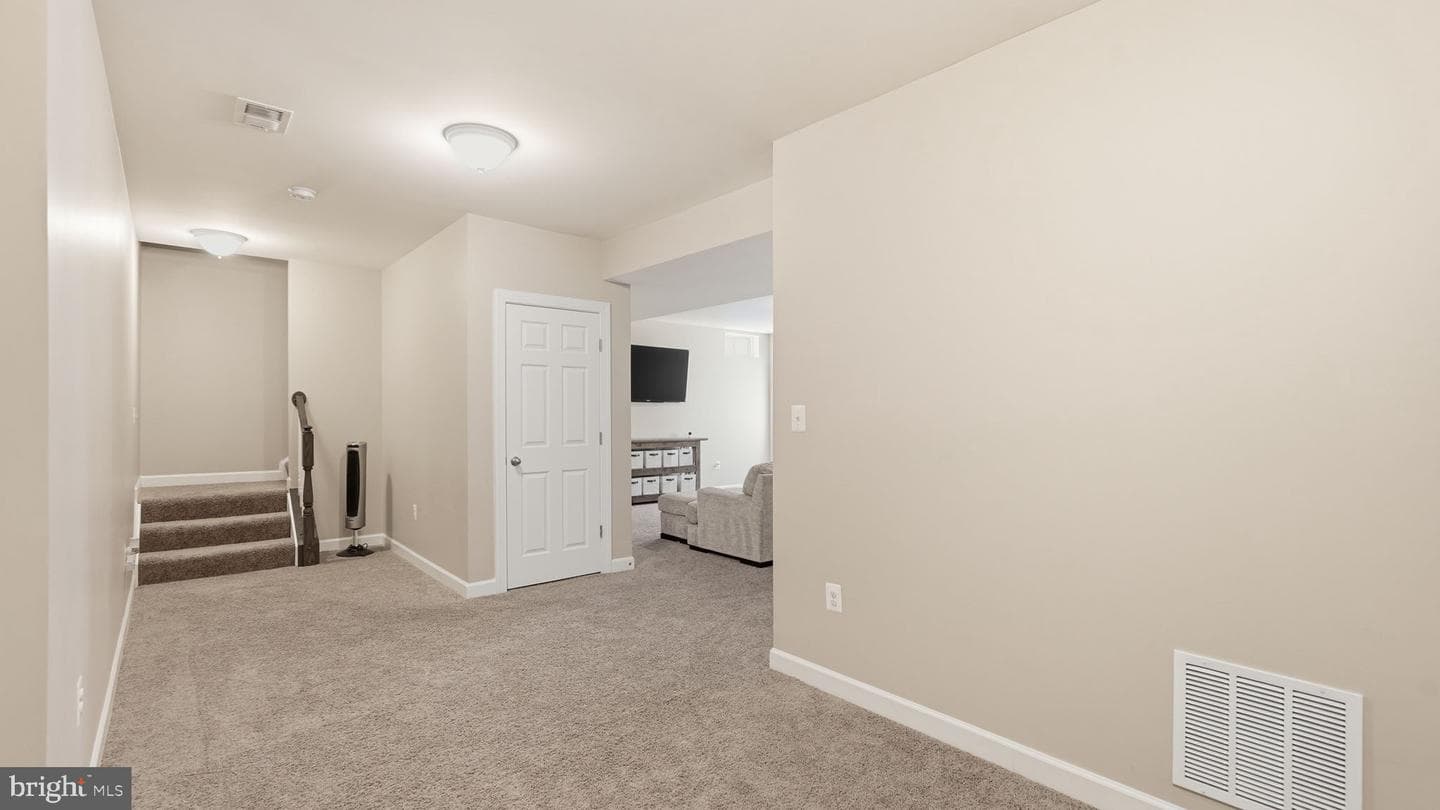 425 Alder Dr photo 35