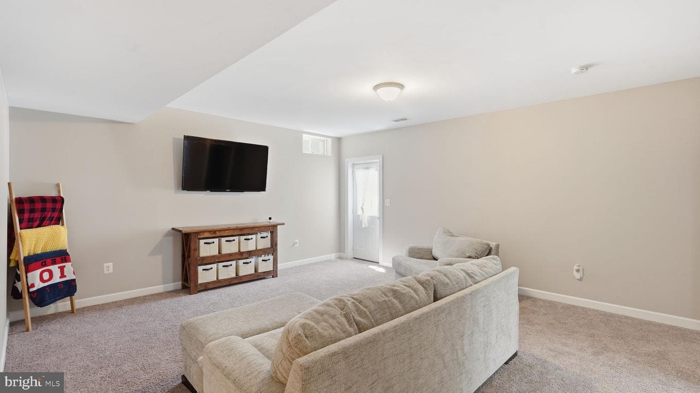 425 Alder Dr photo 36