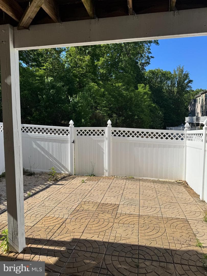 708 Bunker Lane photo 10