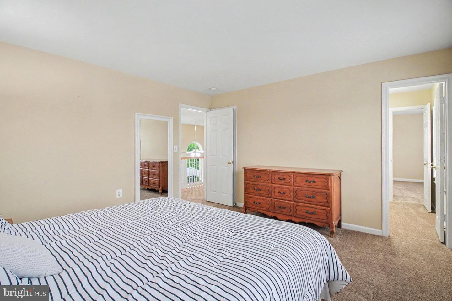 89 Tavern Road photo 30