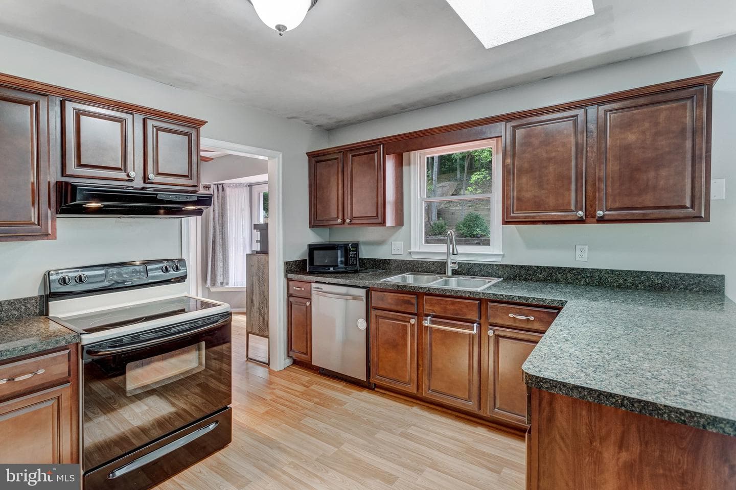 2051 Farragut Drive photo 13