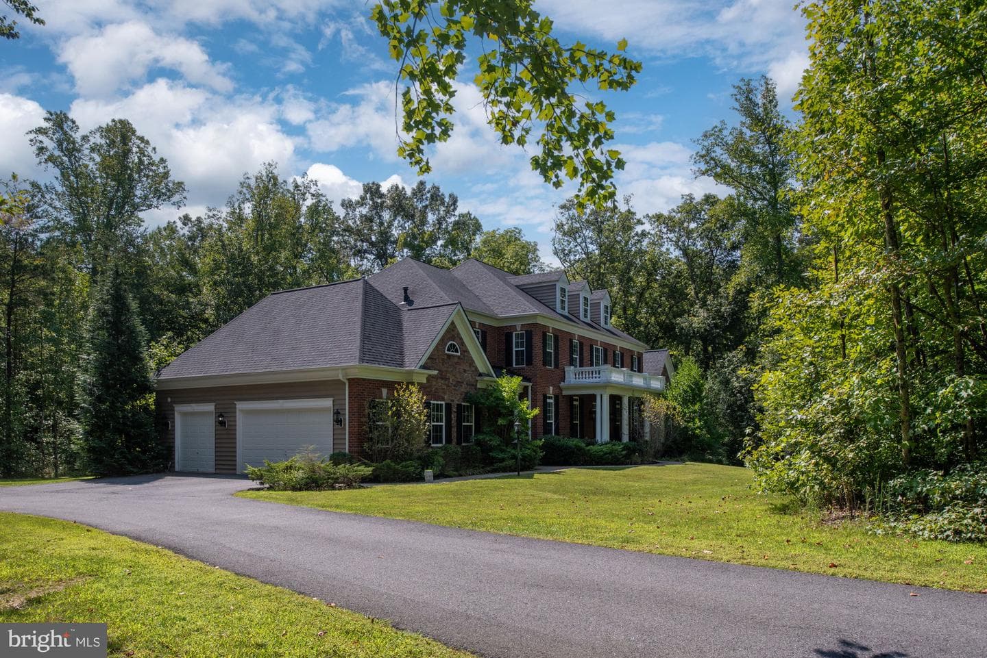425 Wakerobin Drive photo 110