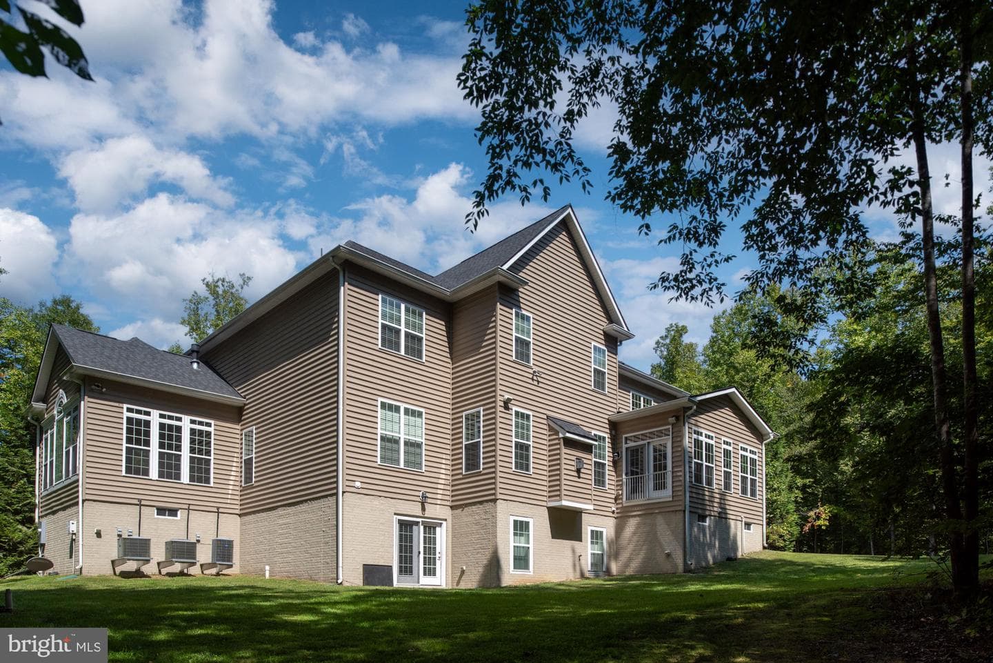 425 Wakerobin Drive photo 89