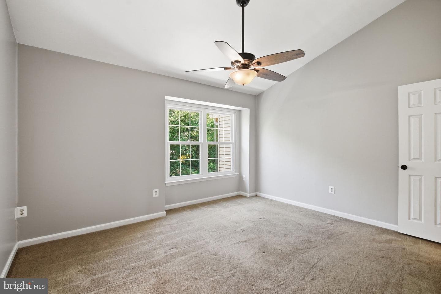 309 Barrows Court photo 16