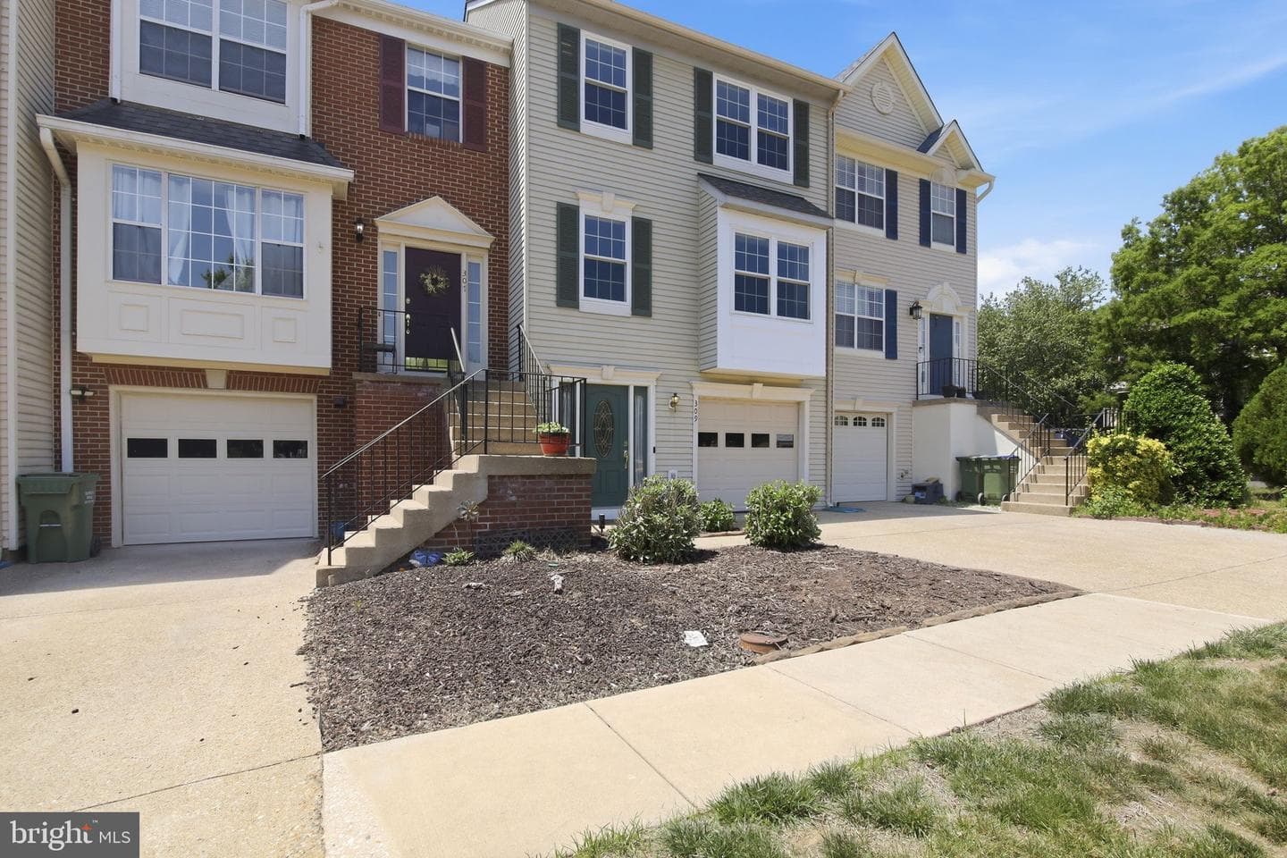 309 Barrows Court photo 2