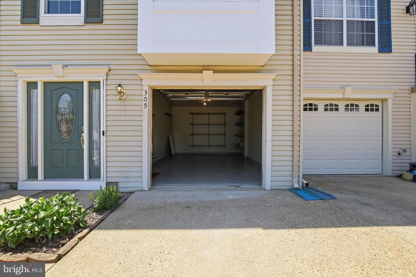 309 Barrows Court photo 3