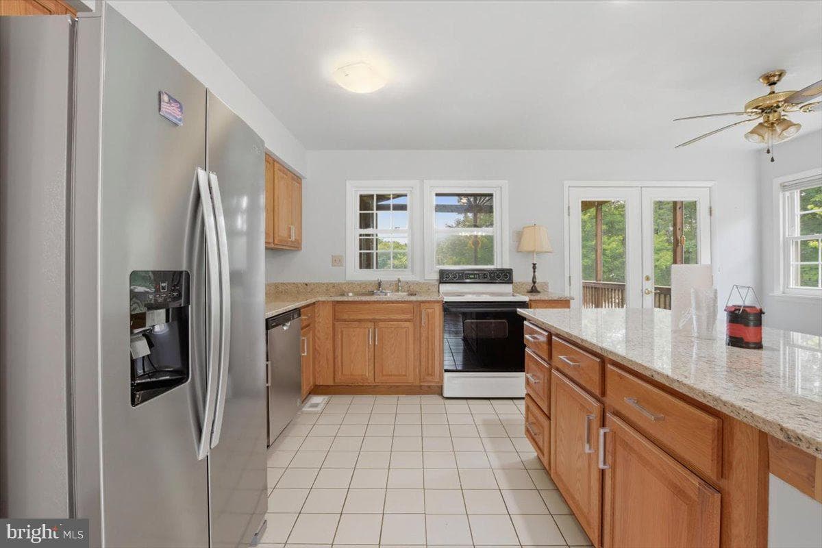 1022 Lakeview Drive photo 11