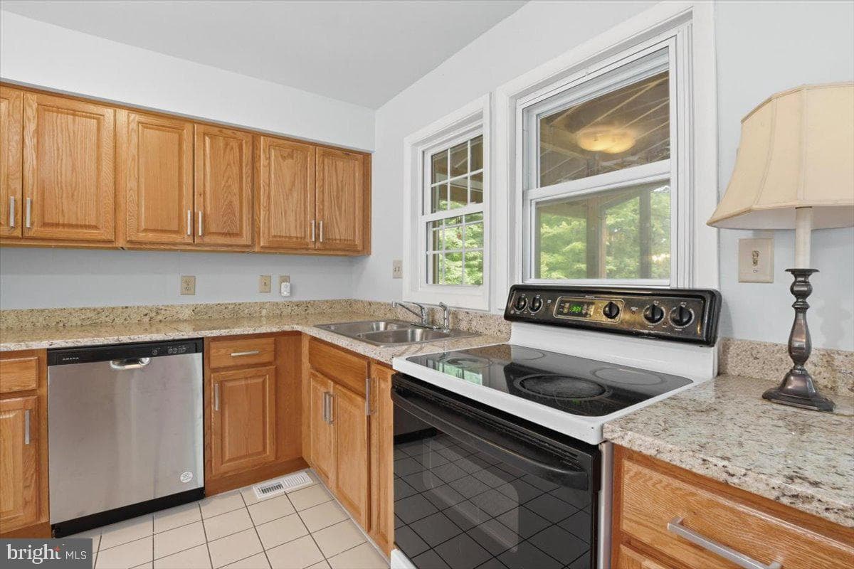 1022 Lakeview Drive photo 14