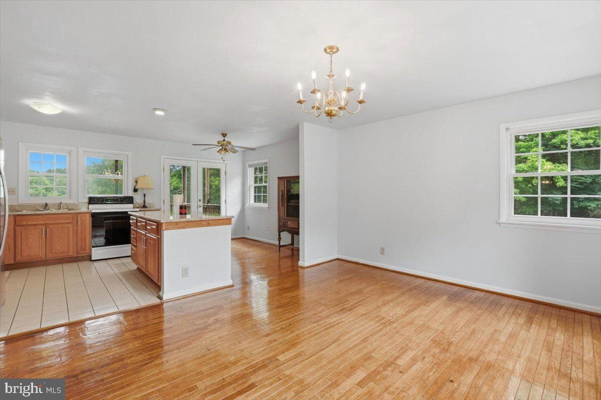 1022 Lakeview Drive photo 9