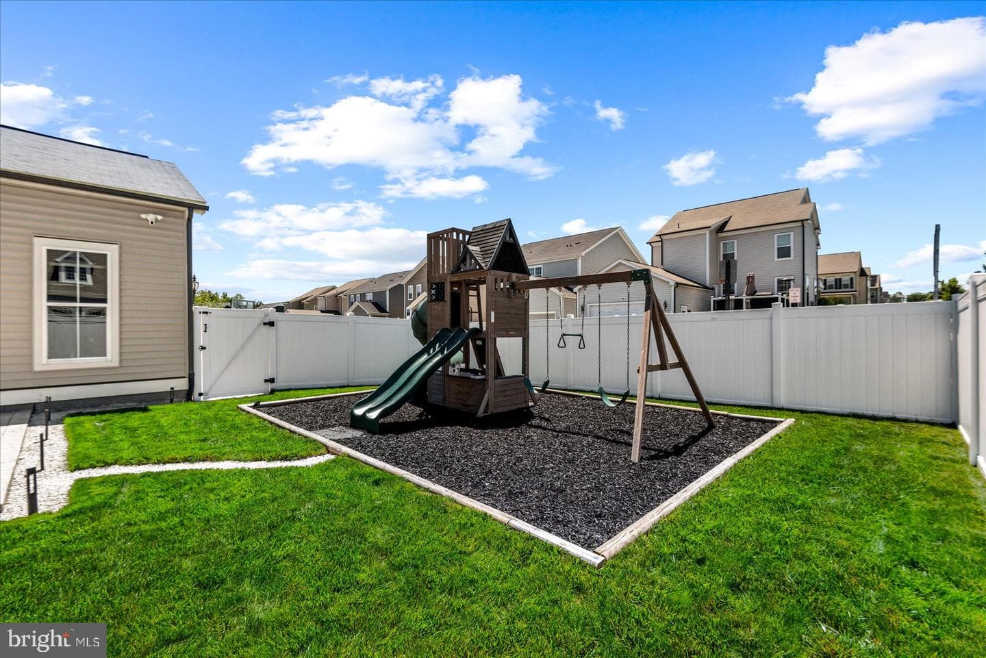 200 Hosta Way photo 58